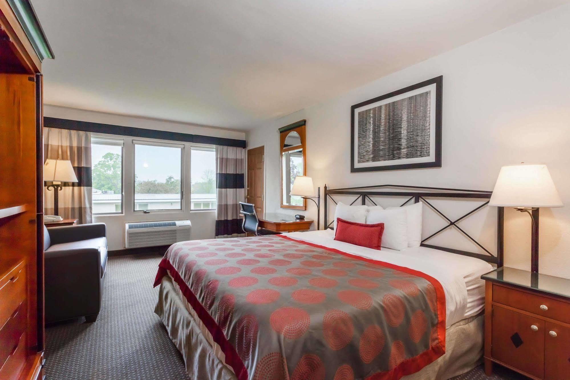 Ramada By Wyndham Rock Hill At Sullivan Center Eksteriør billede